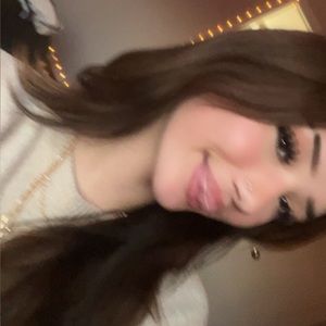 Meet your Posher, Isabella